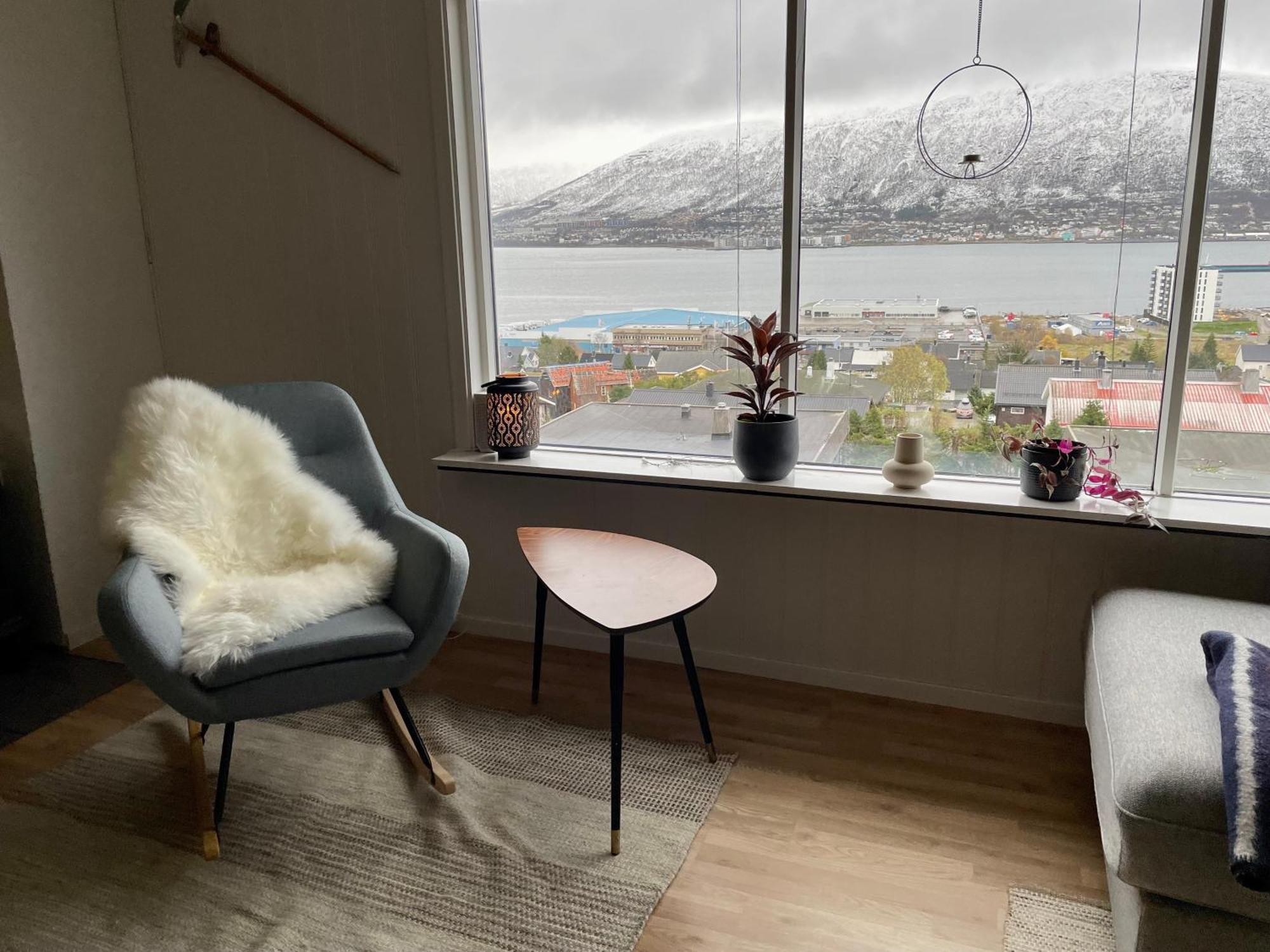 Penthouse With Panorama View And Great Location! *