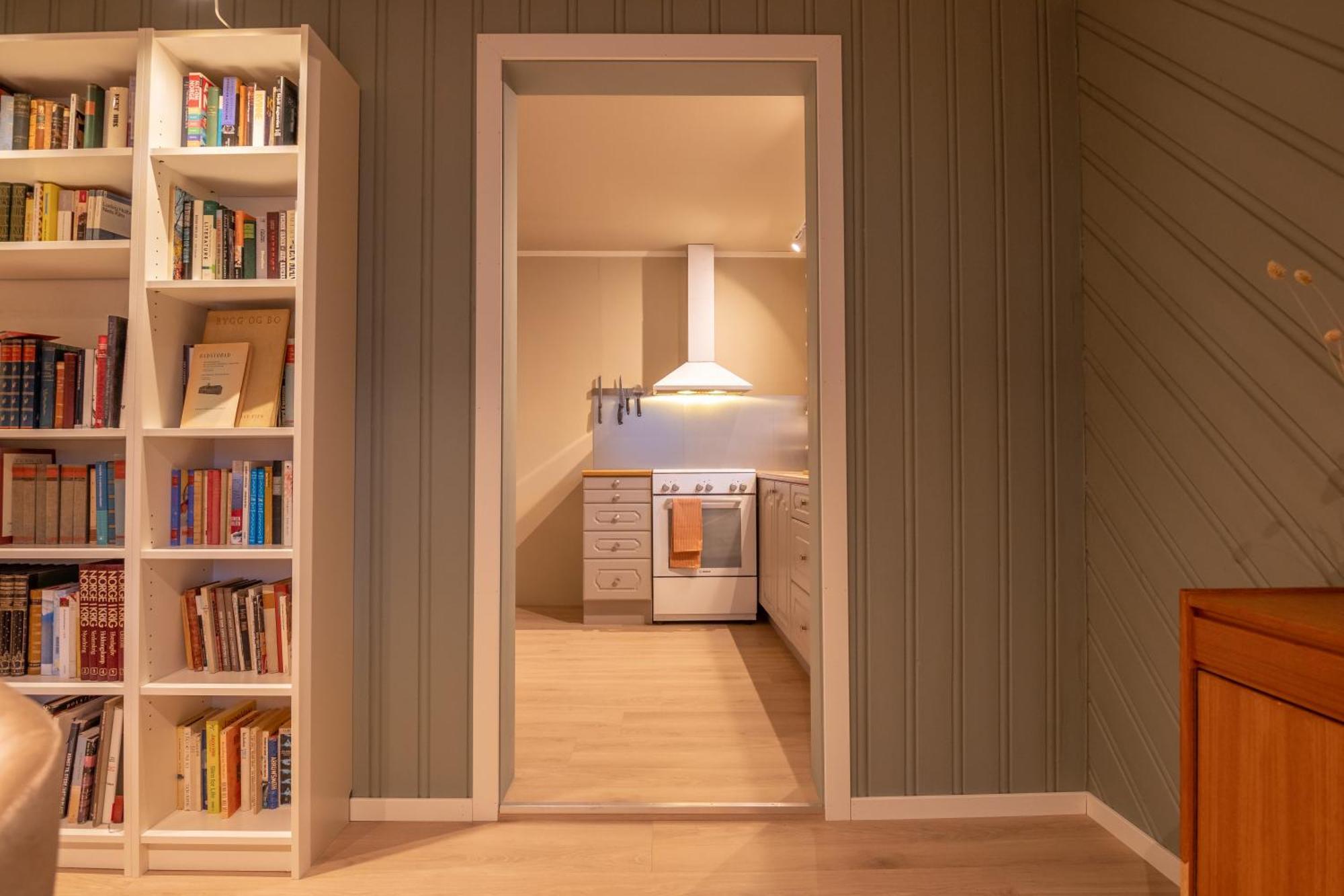 Cozy And Spacious In Centre *