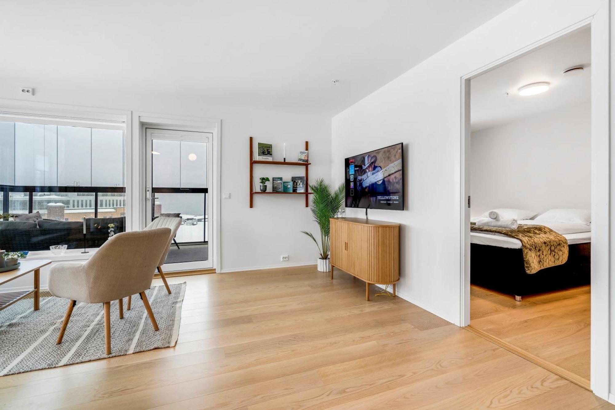Apartment Modern Escape I Great Location I Balcony View *