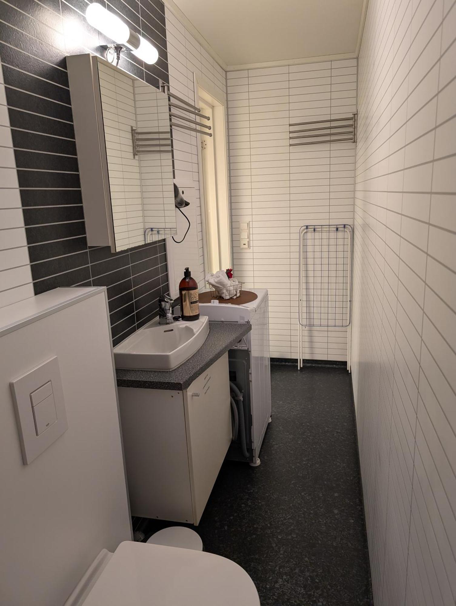 Close To Center And Airport Apartment *