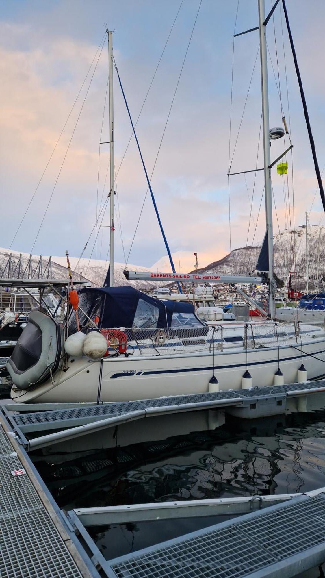 Botel Barents Sail Sailboat Lomvi *
