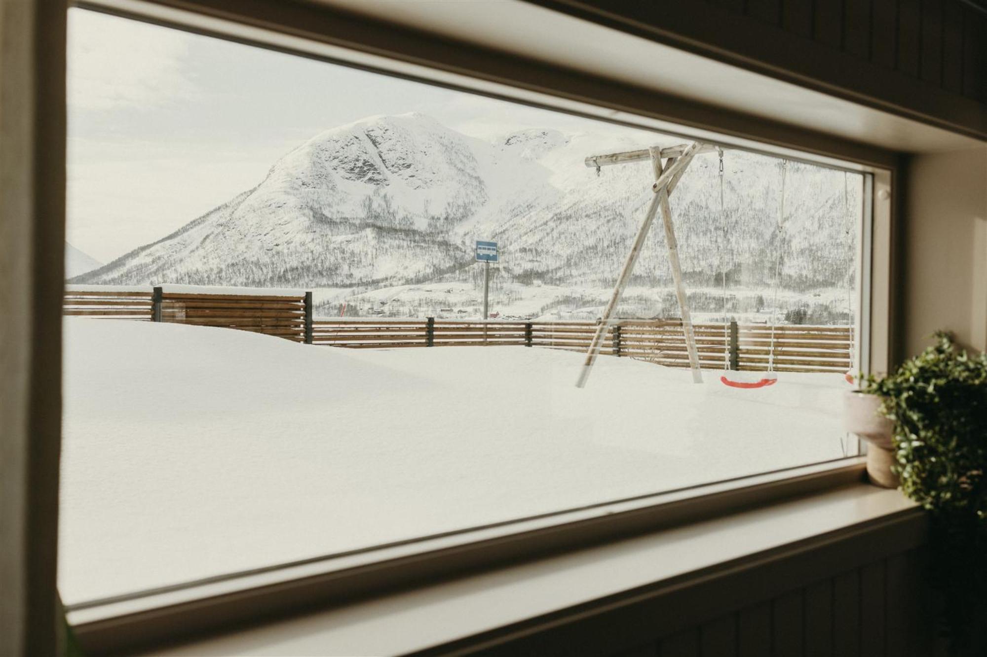 Cozy Fjord Retreat With Firepit And Activities Apartment Tromso