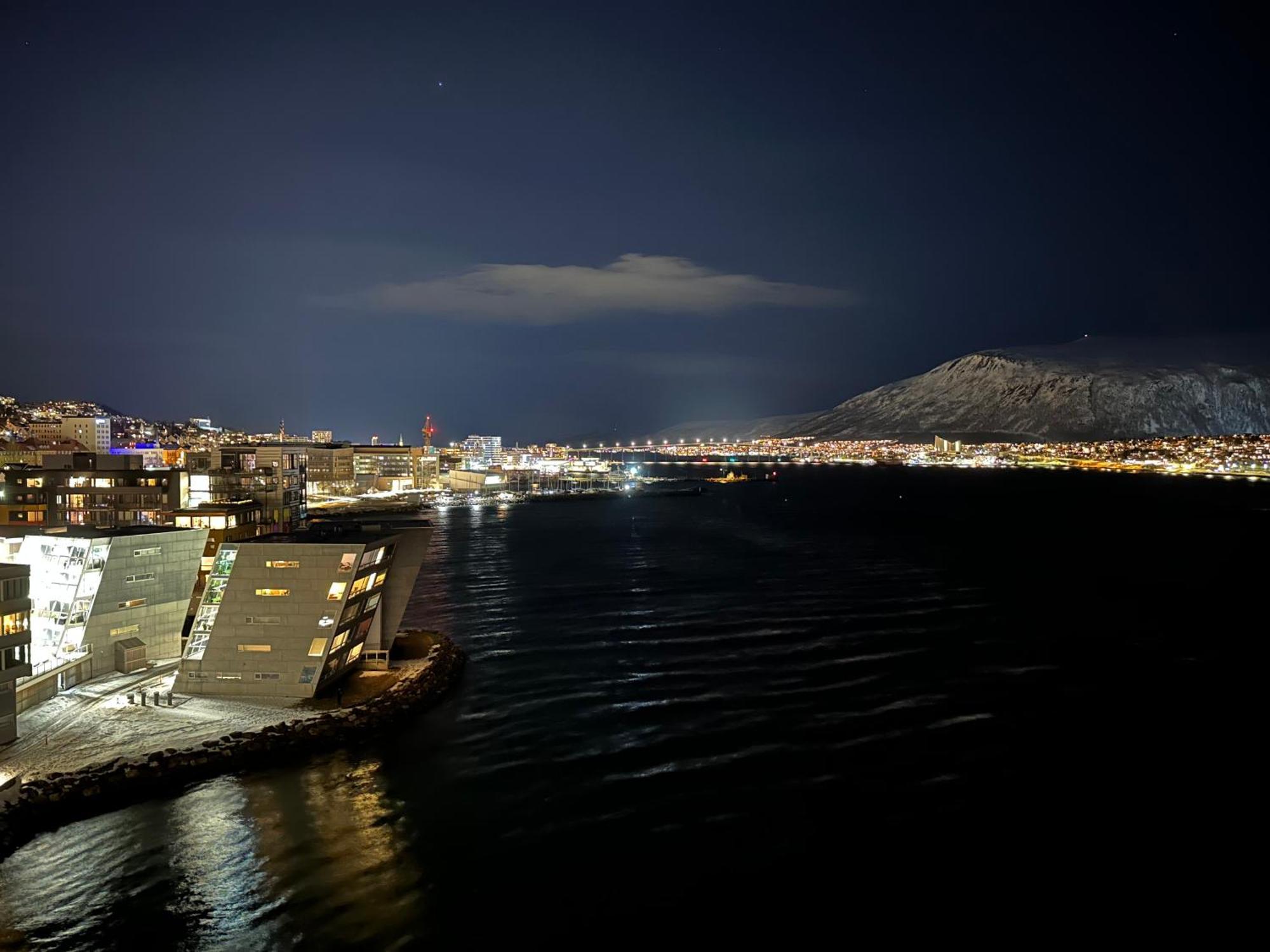 Sweet Little Penthouse, Amazing View Apartment Tromso