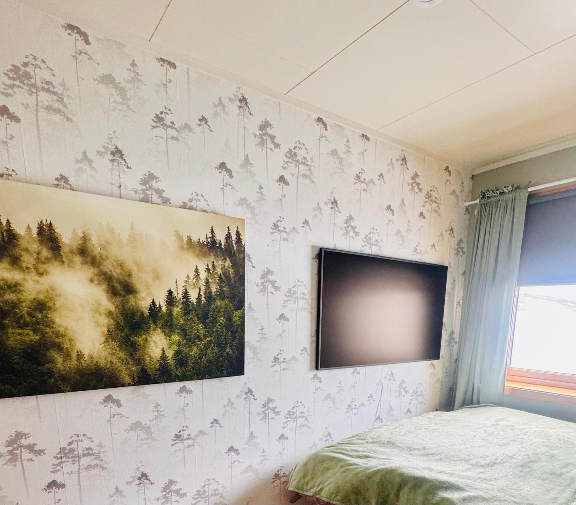 Modern 2 Bedroom Luxury King Bed, New Queen Bed, Free Parking, Perfect For Aurora Hunting And Exploring Kvaloya, Tromso, And Surrounding Islands Year-round *