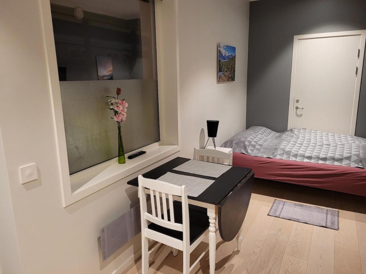 Apartment Med Kjokkenkrok I 2 Etg *