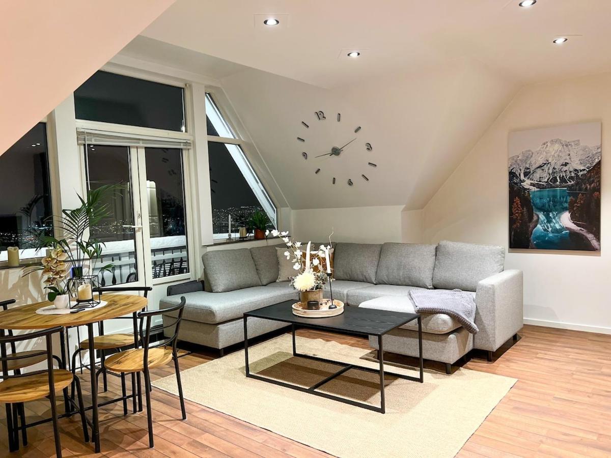 With A View Apartment *
