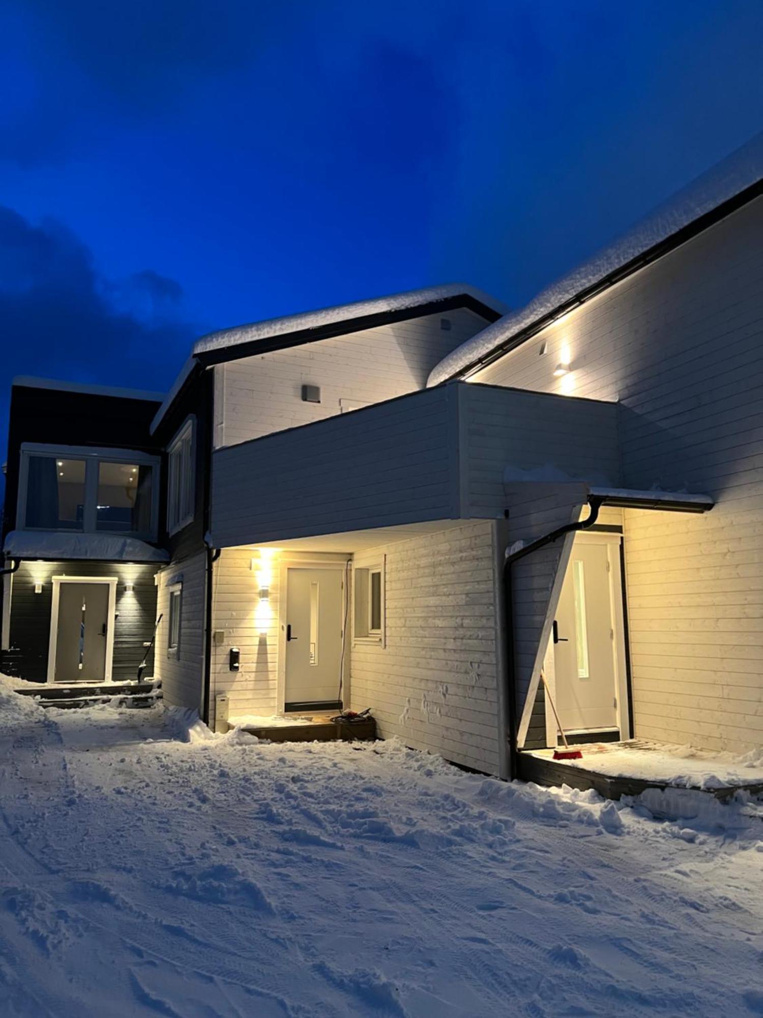 Moderne Liten Pa Toppen Av Tromsoyen Apartment *