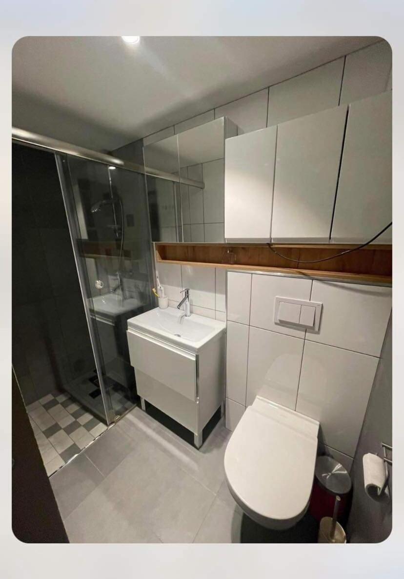 Cozy With 2 Bedrooms Apartment