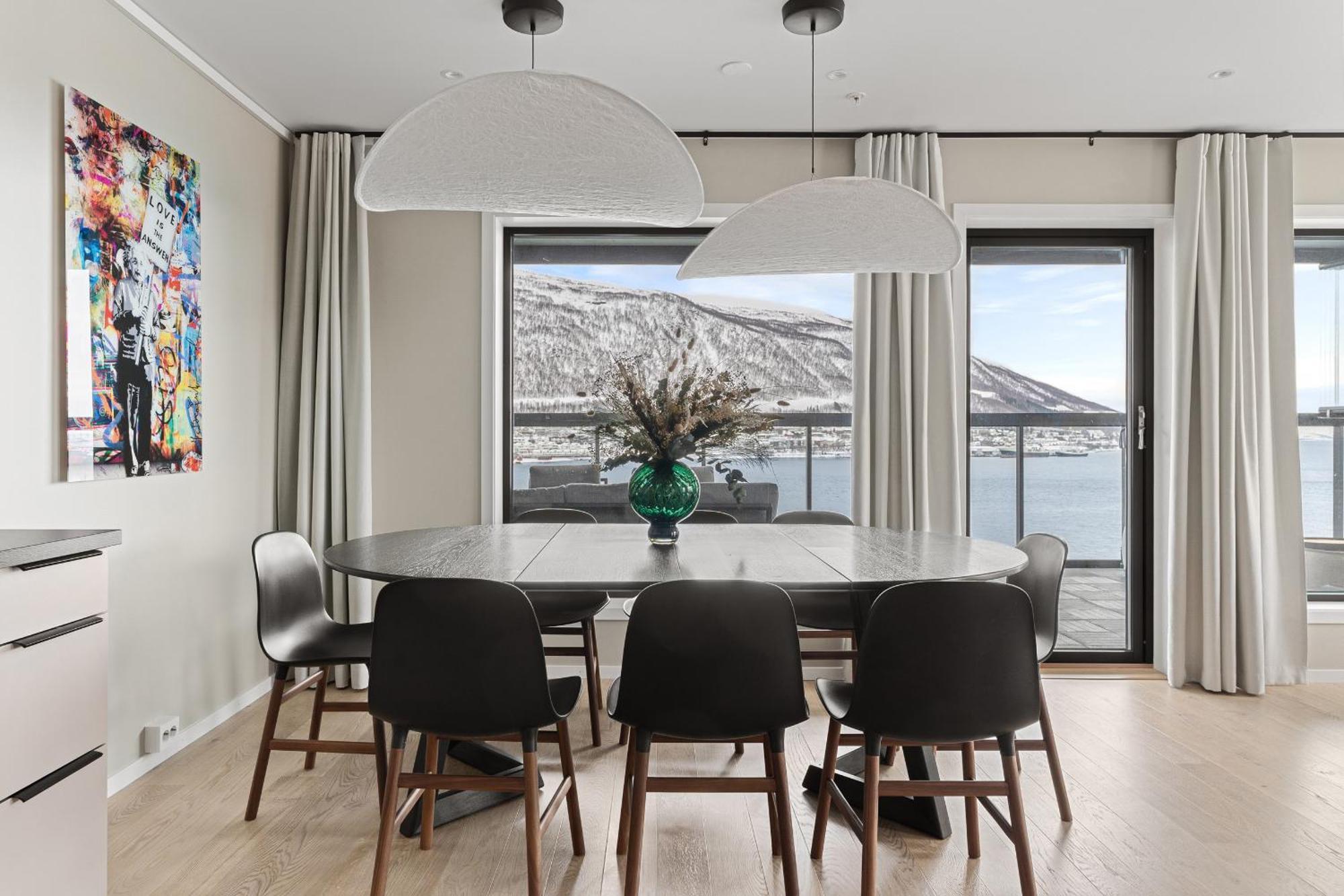 Premium Penthouse Sea & Mountain View Apartment *
