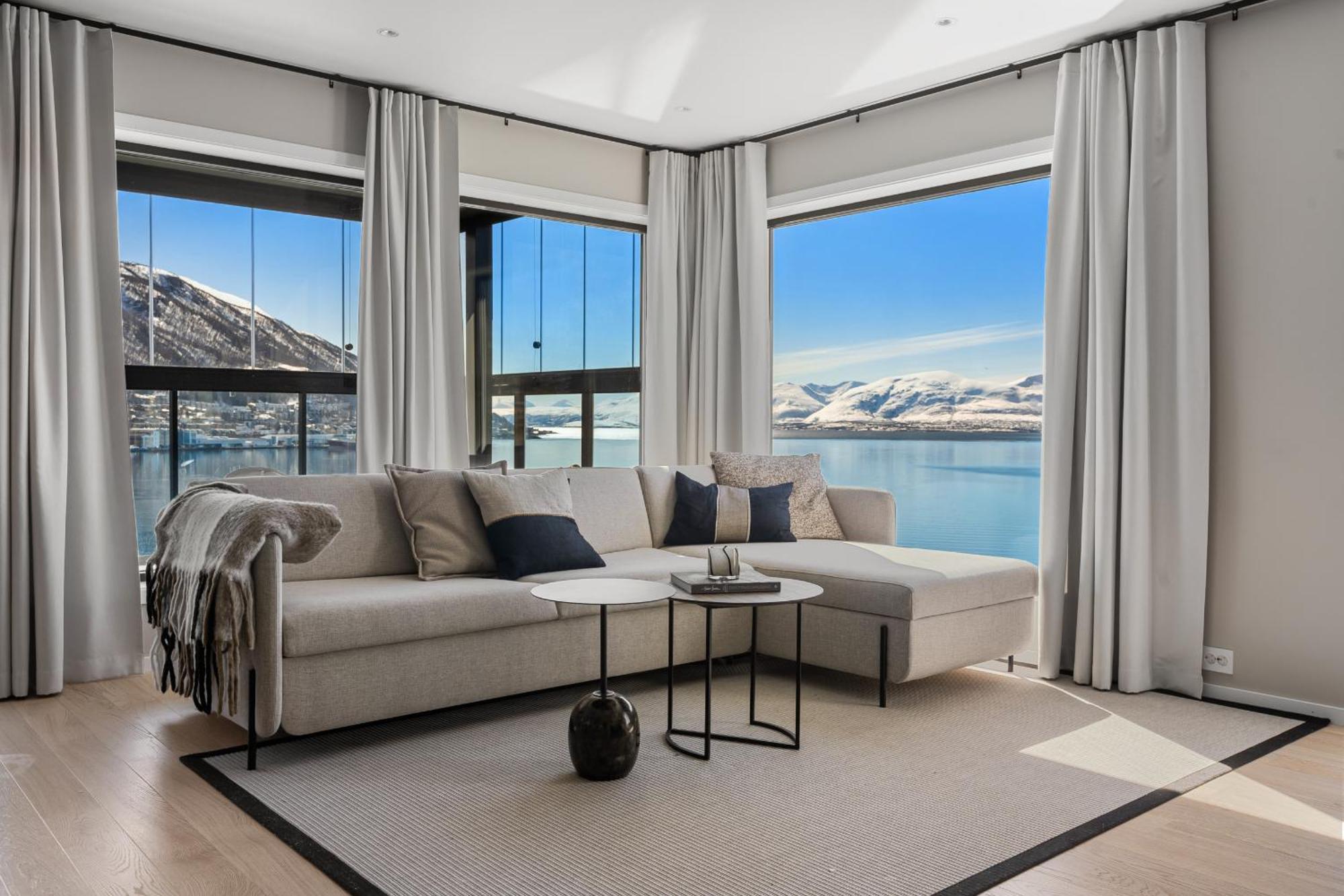 Premium Penthouse Sea & Mountain View Apartment Tromso