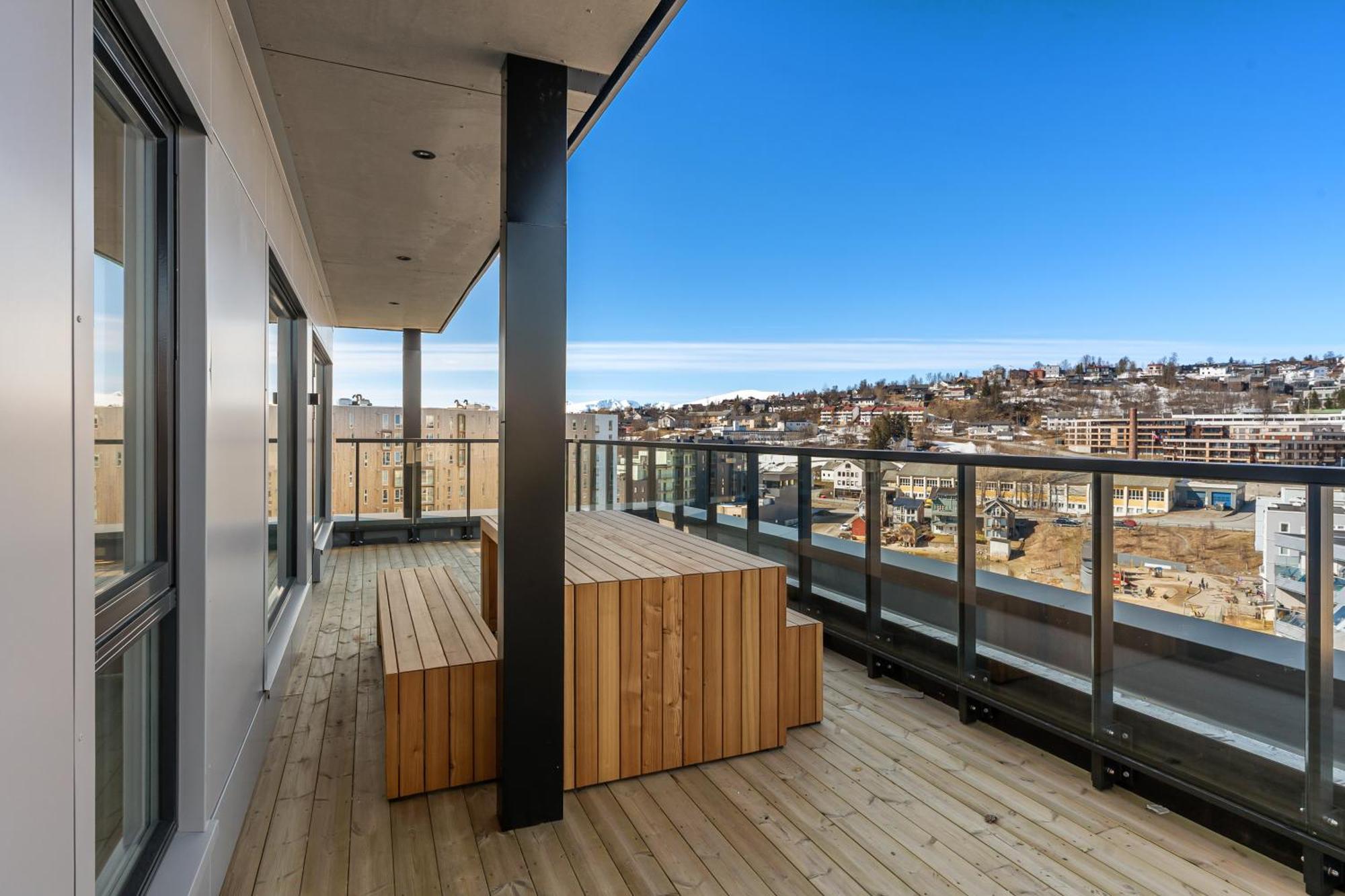 Premium Penthouse Sea & Mountain View Apartment