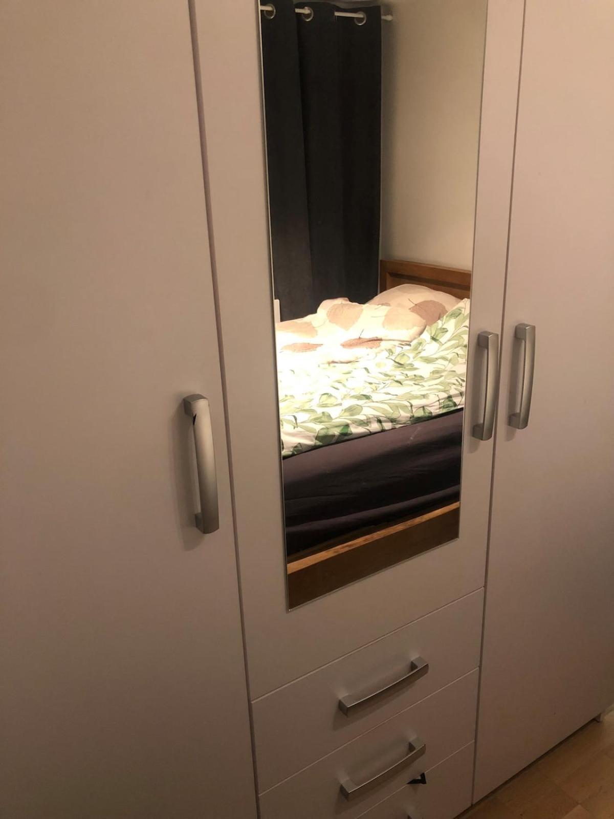 Cozy With 2 Bedrooms *
