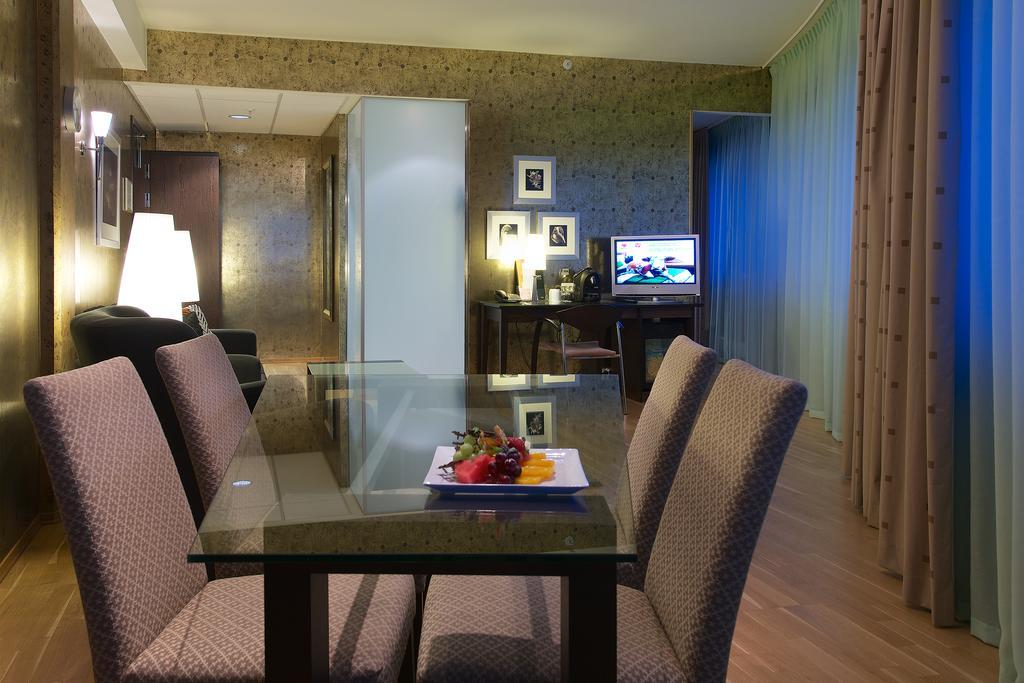 Aurora Hotel 4*
