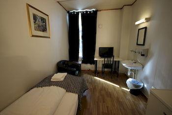 Hotel Ami 3*