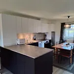 Central And Cozy Room