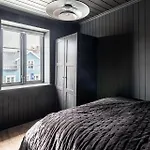 Modern Flat In City Centre