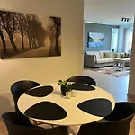 Nice And Warm Apartment With Free Parking