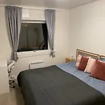 Centrally Located Apartment With 2 Bedrooms And Free Parking
