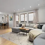Near Downtown - Large Beds - Free Parking