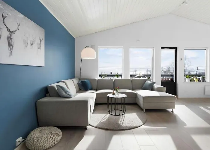 Fully Equipped Villa With Parking For Families, Groups Or Business - 6 People