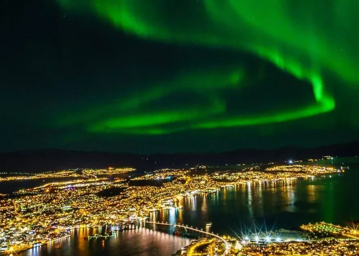 Flott Og Sentral Moderne Leilighet Pa 2 Etasjer