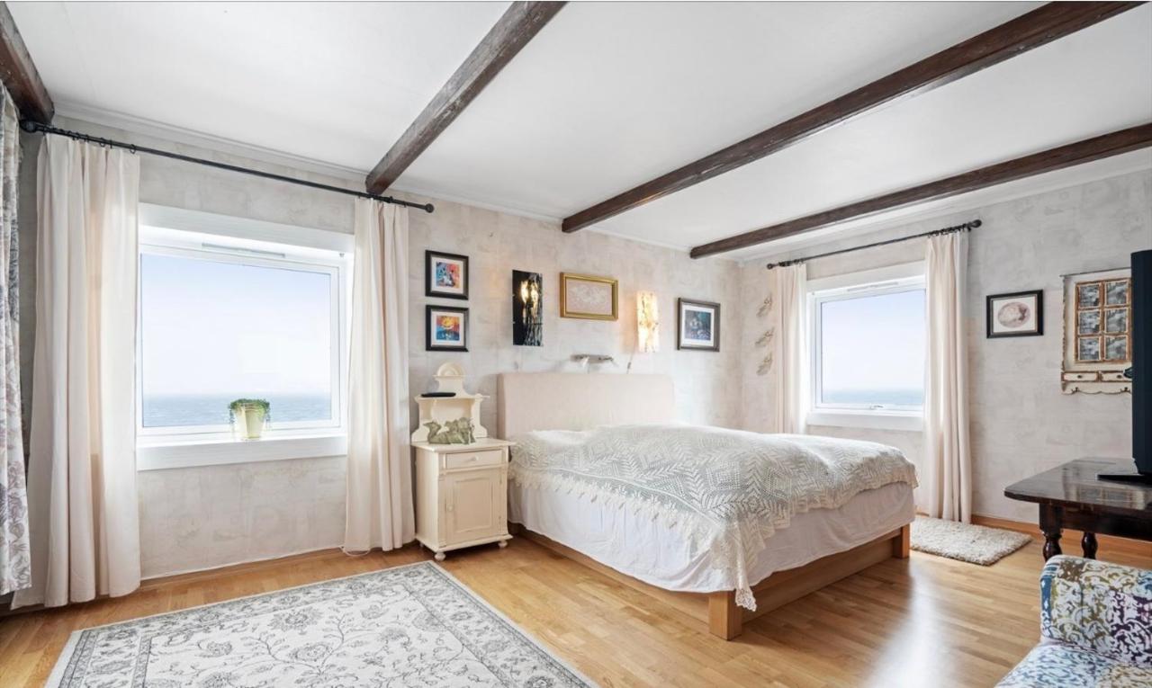 By The Sea - Luxury Apartment *