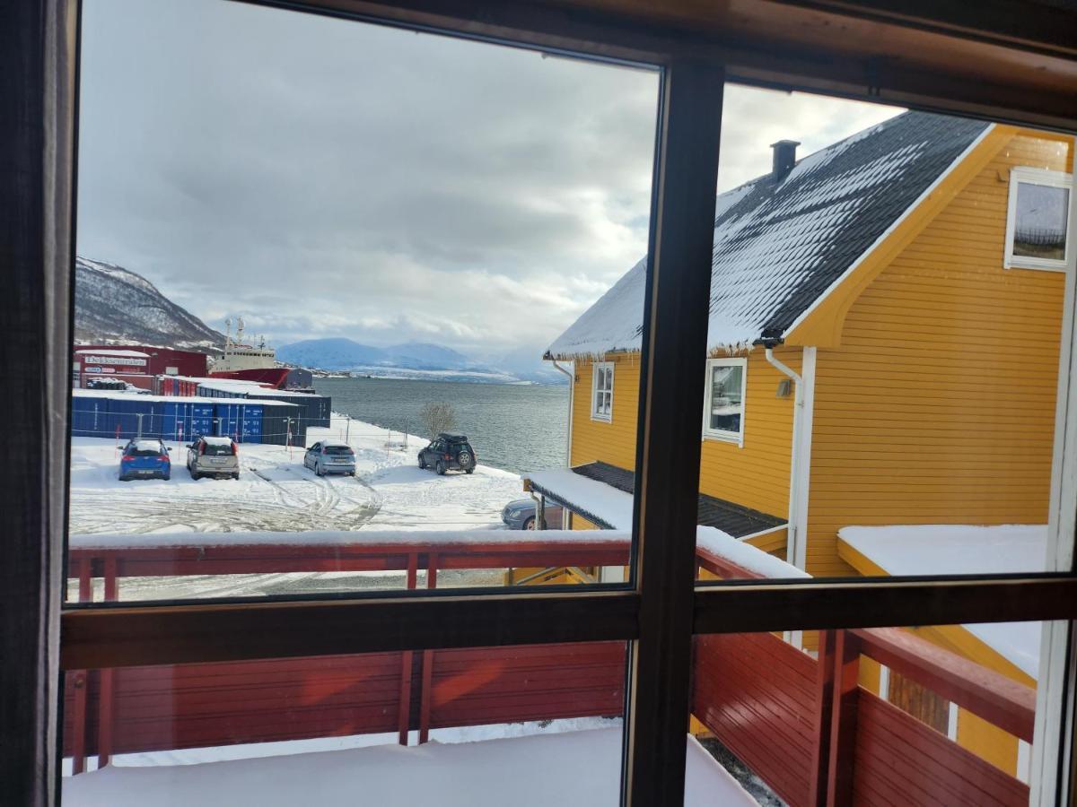 By The Lakeside Apartment