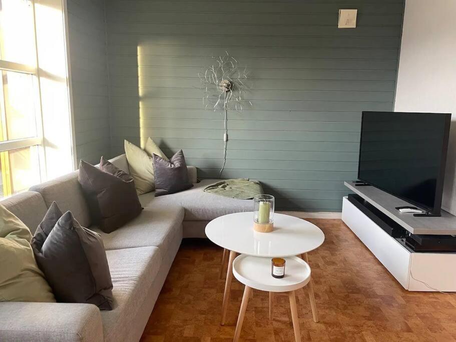 I Rolig Gate Med Utsikt Og Gratis Parkering Apartment