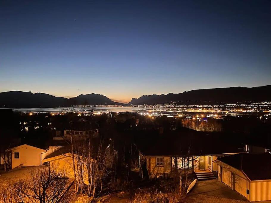 I Rolig Gate Med Utsikt Og Gratis Parkering Apartment Tromso