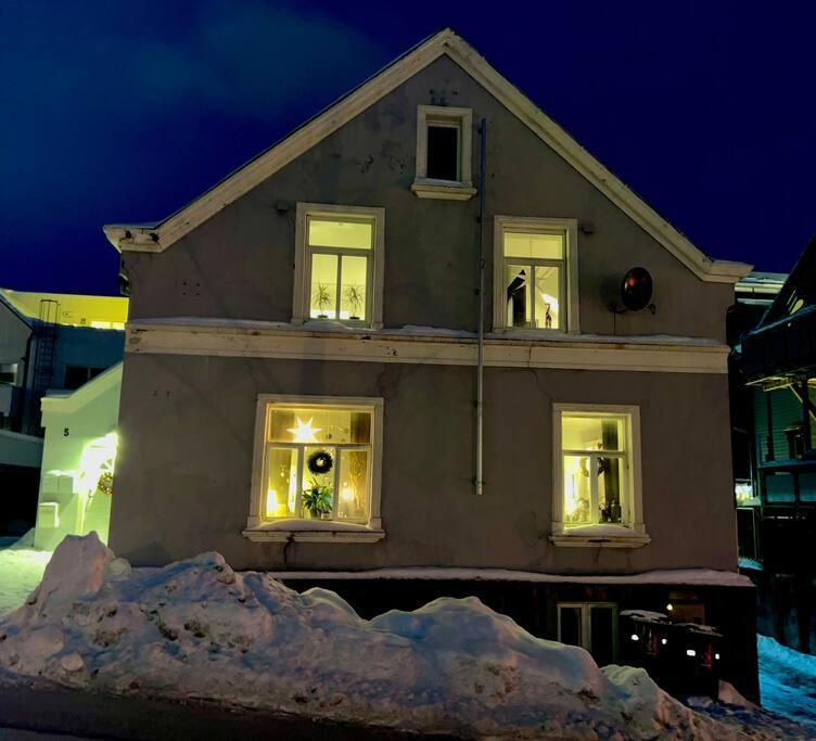I Hjertet Av Nordens Paris. Tromso