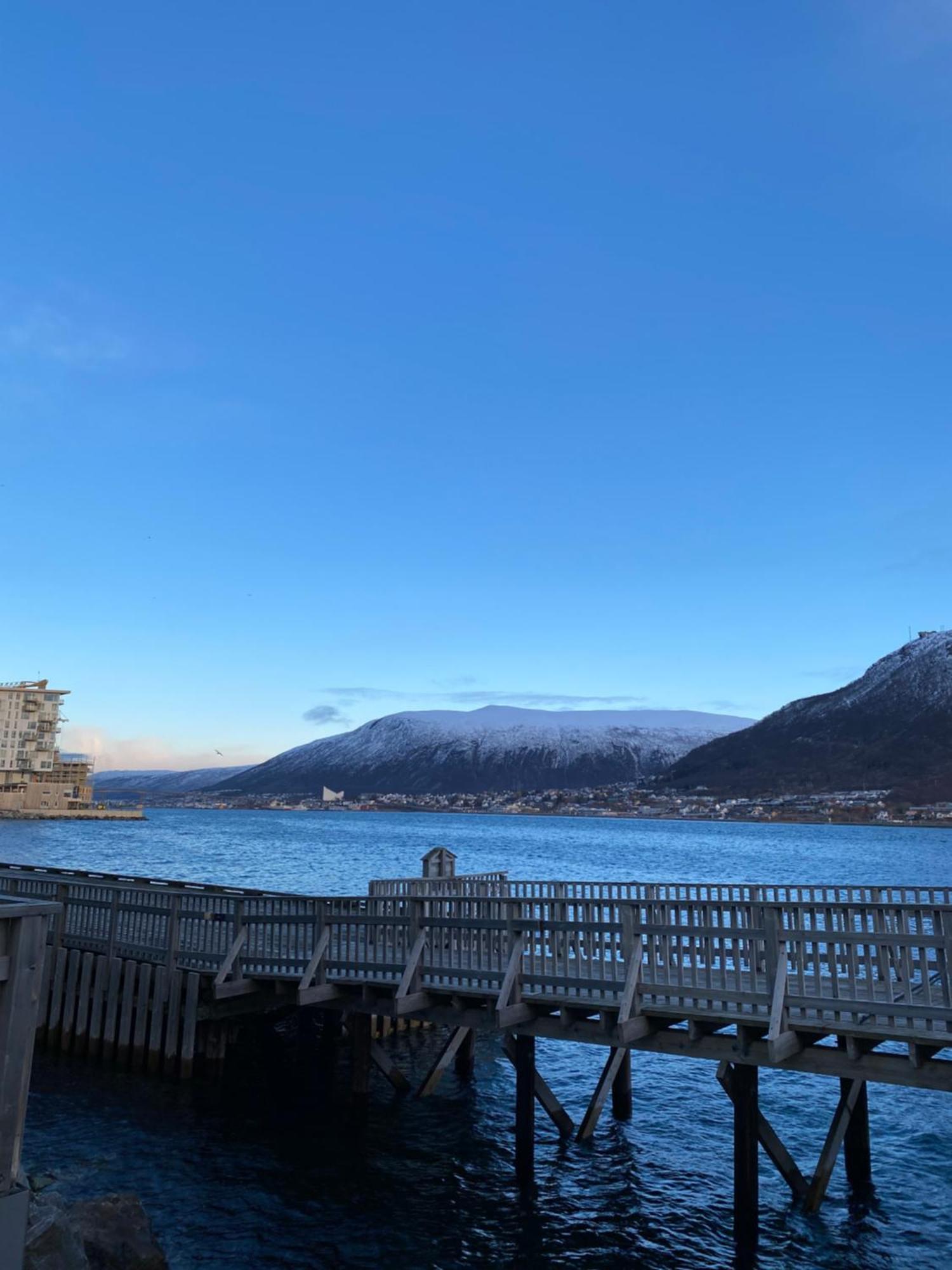Royal On The Edge By The Sea Apartment Tromso