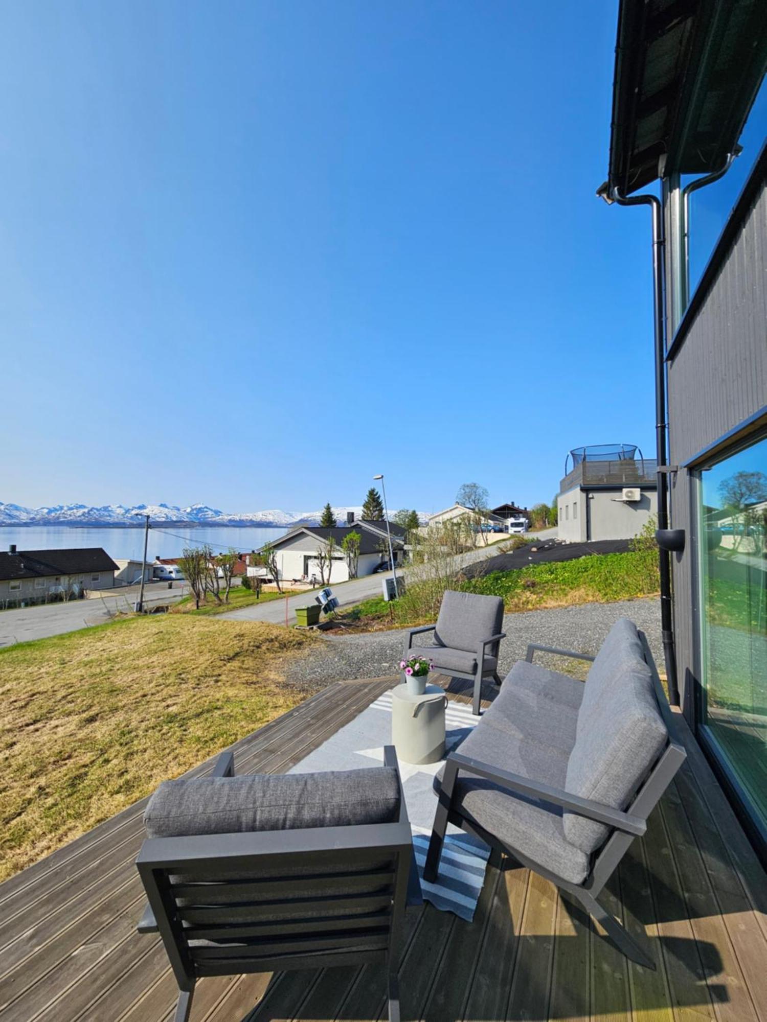 Casa Borealis A Specious New With A Spectacular View