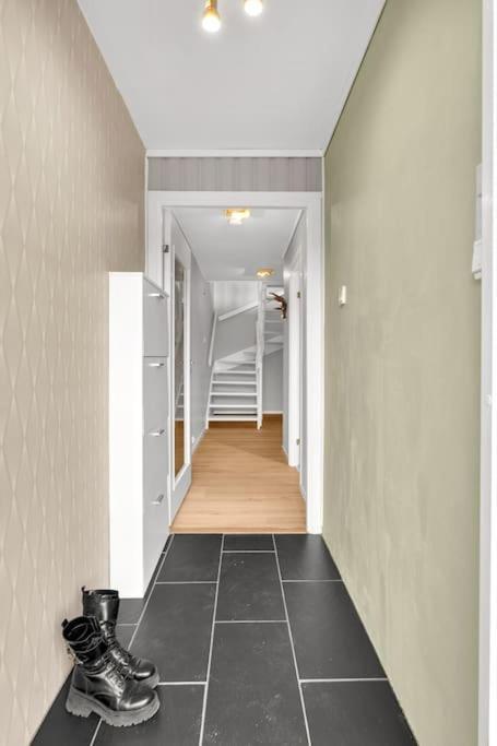 Apartment Flott Og Sentral Moderne Leilighet Pa 2 Etasjer *