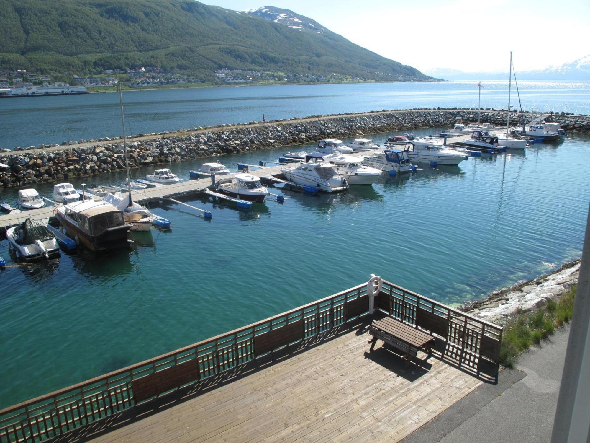By The Sea. Hybel/room In South Of Troms *