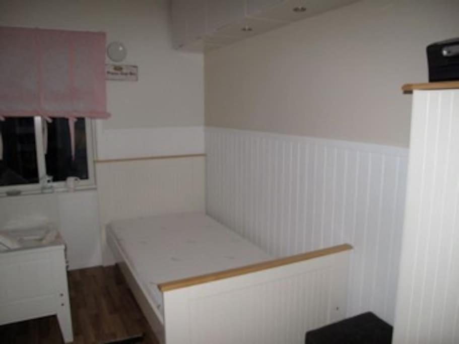 2 Bedroom Luxury Seafront, Free Pick Up!