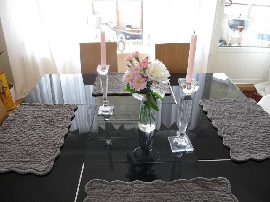 2 Bedroom Luxury Seafront, Free Pick Up! *