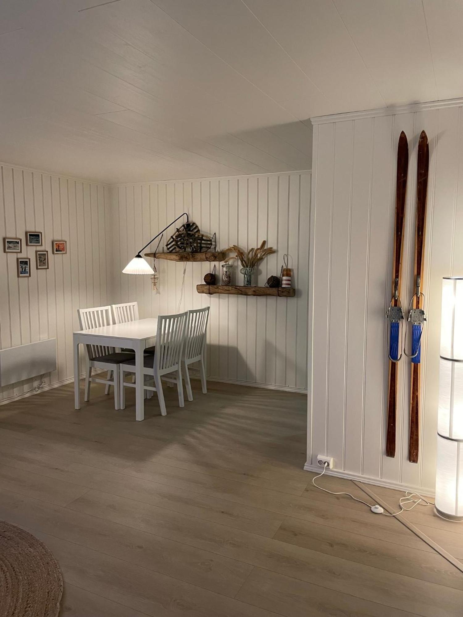 Apartment Centrally Located With 2 Bedrooms And Free Parking