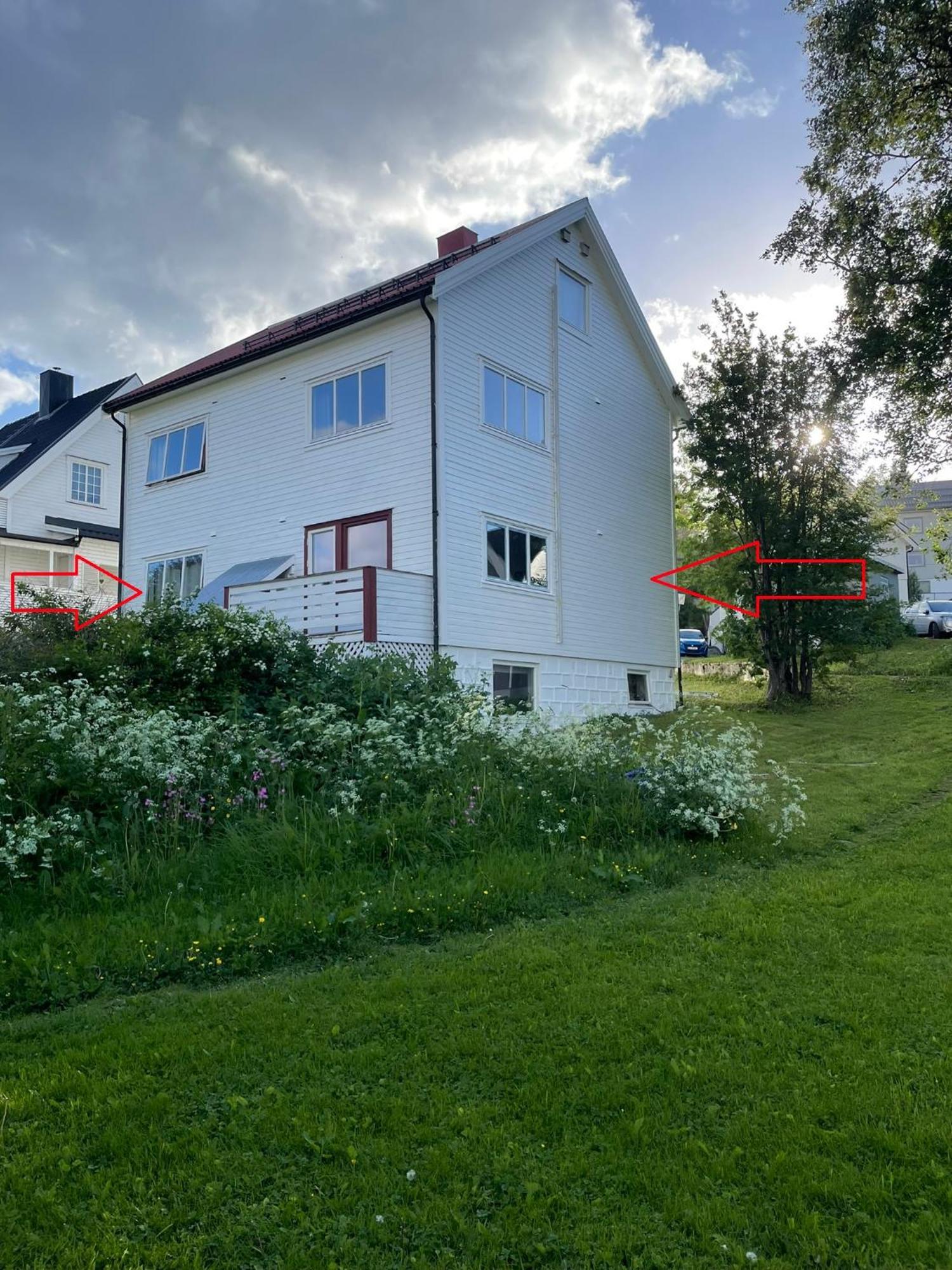 Centrally Located With 2 Bedrooms And Free Parking