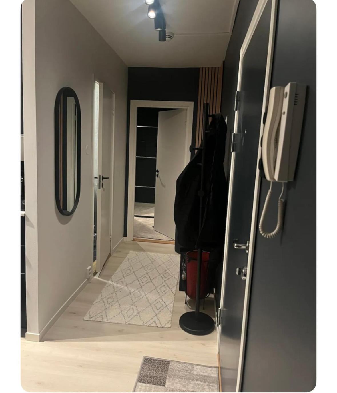Apartment Sentral Liten Med Fin Utsikt Og Parkering Tromso