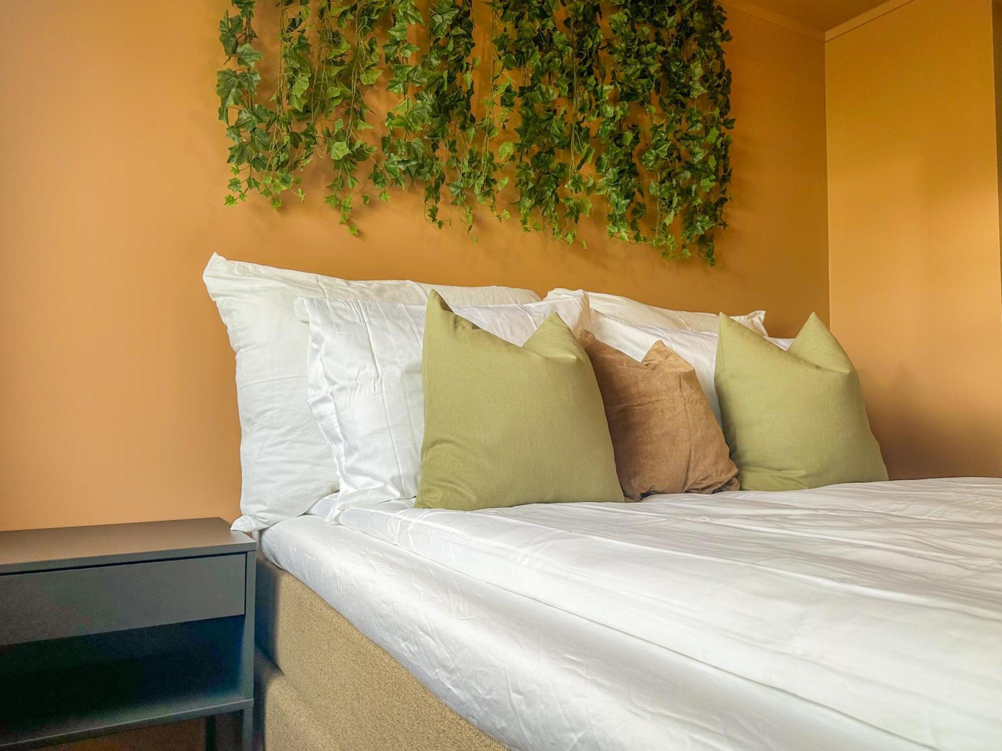 Perfect For Couples - Free Parking & Near Attractions
