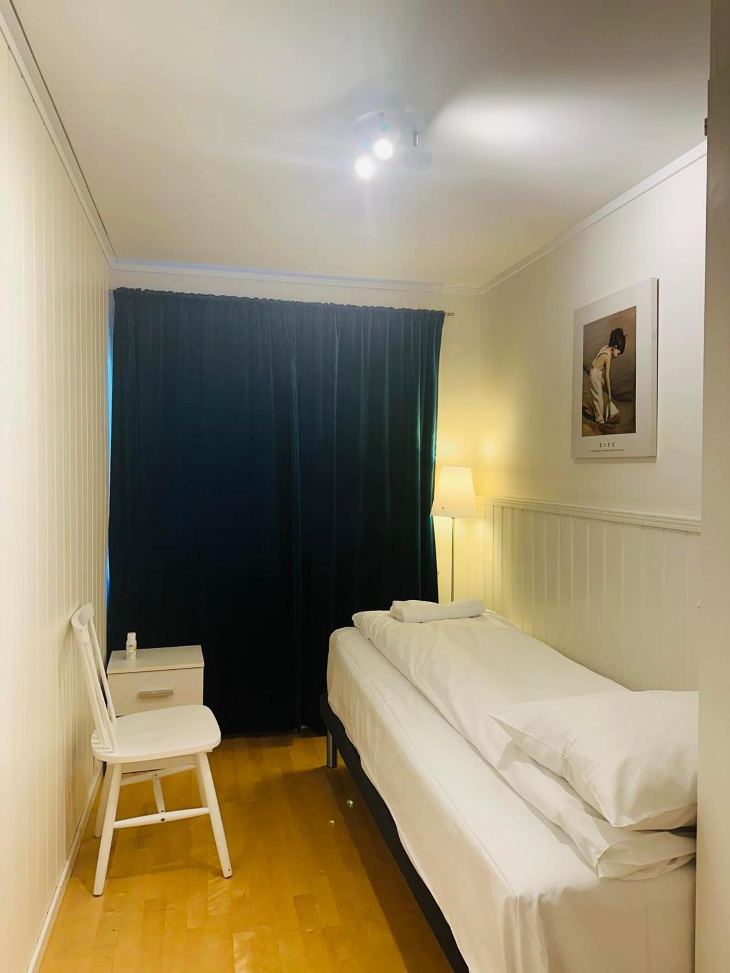 Accommodatie bij particulieren Arctic Inn, Cozy Single Bed Private In A Shared With Stunning Views