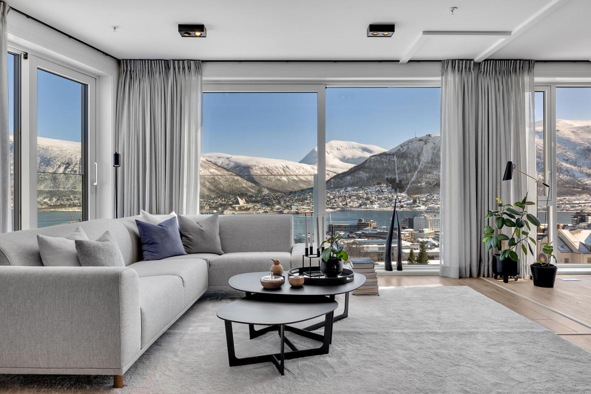 High End Penthouse Spectacular View Of Apartment *