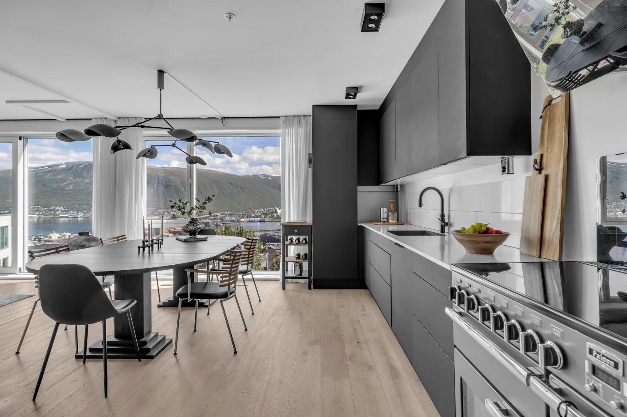 High End Penthouse Spectacular View Of Apartment Tromso