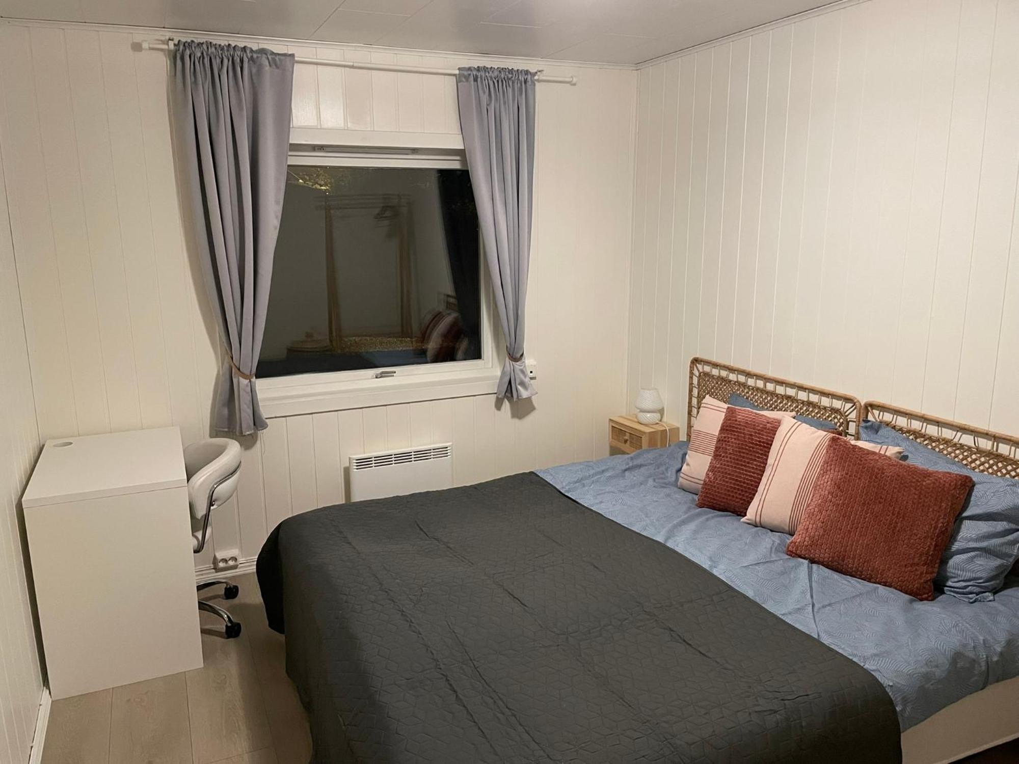 Centrally Located With 2 Bedrooms And Free Parking