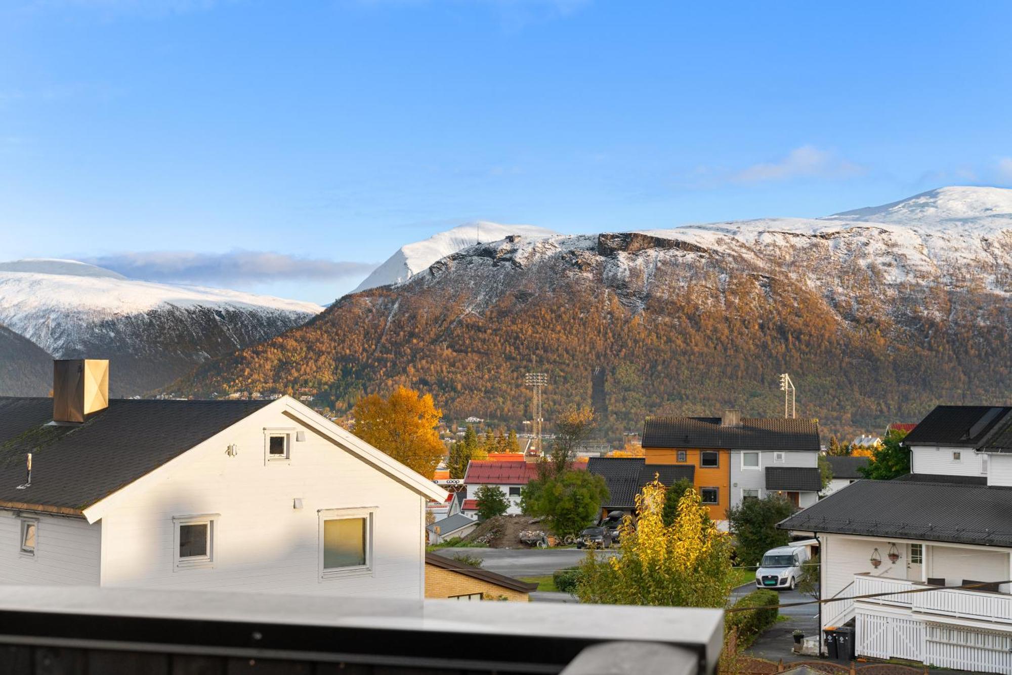 Arctic Seasons Panorama ! Experience Luxury & Incredible Views At The Of Villa Tromsø
