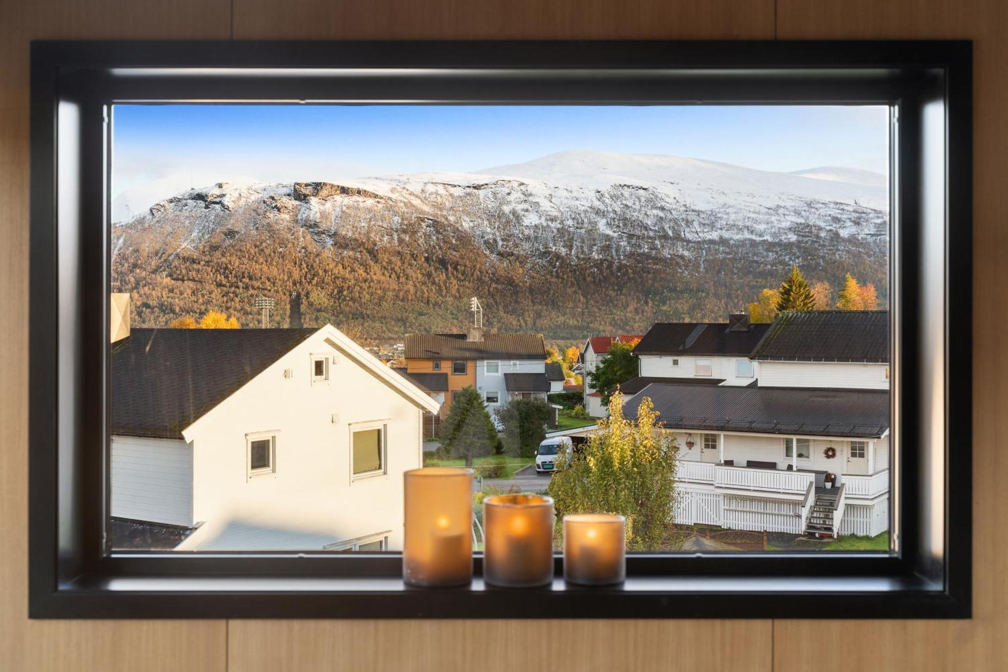 Arctic Seasons Panorama ! Experience Luxury & Incredible Views At The Of *