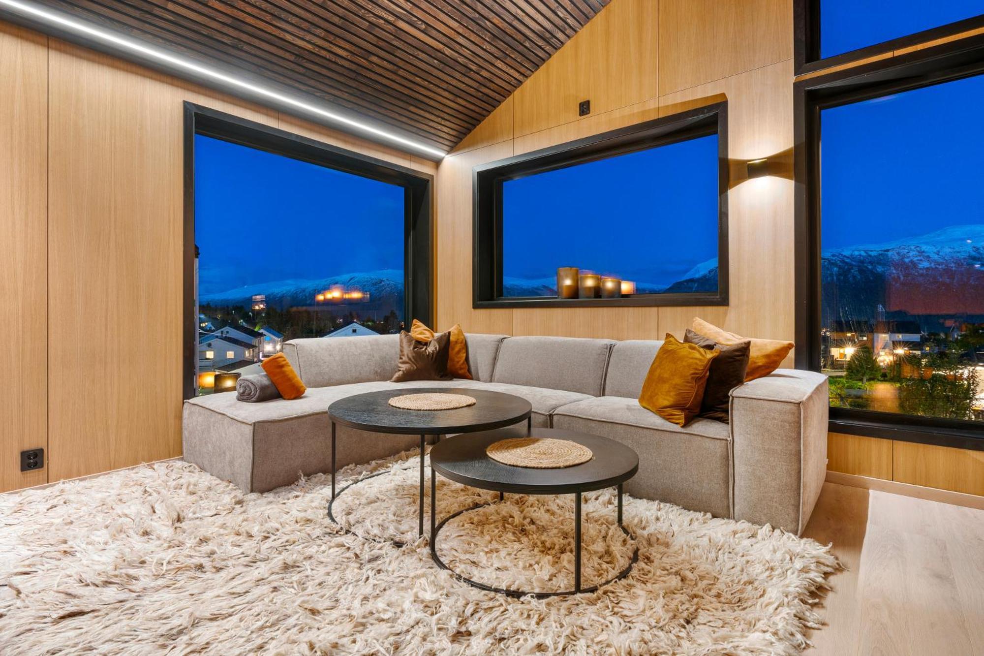 Arctic Seasons Panorama ! Experience Luxury & Incredible Views At The Of Tromsø