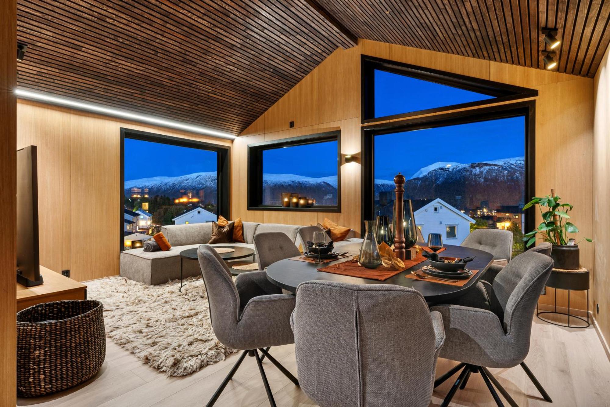 Arctic Seasons Panorama ! Experience Luxury & Incredible Views At The Of Villa Tromsø
