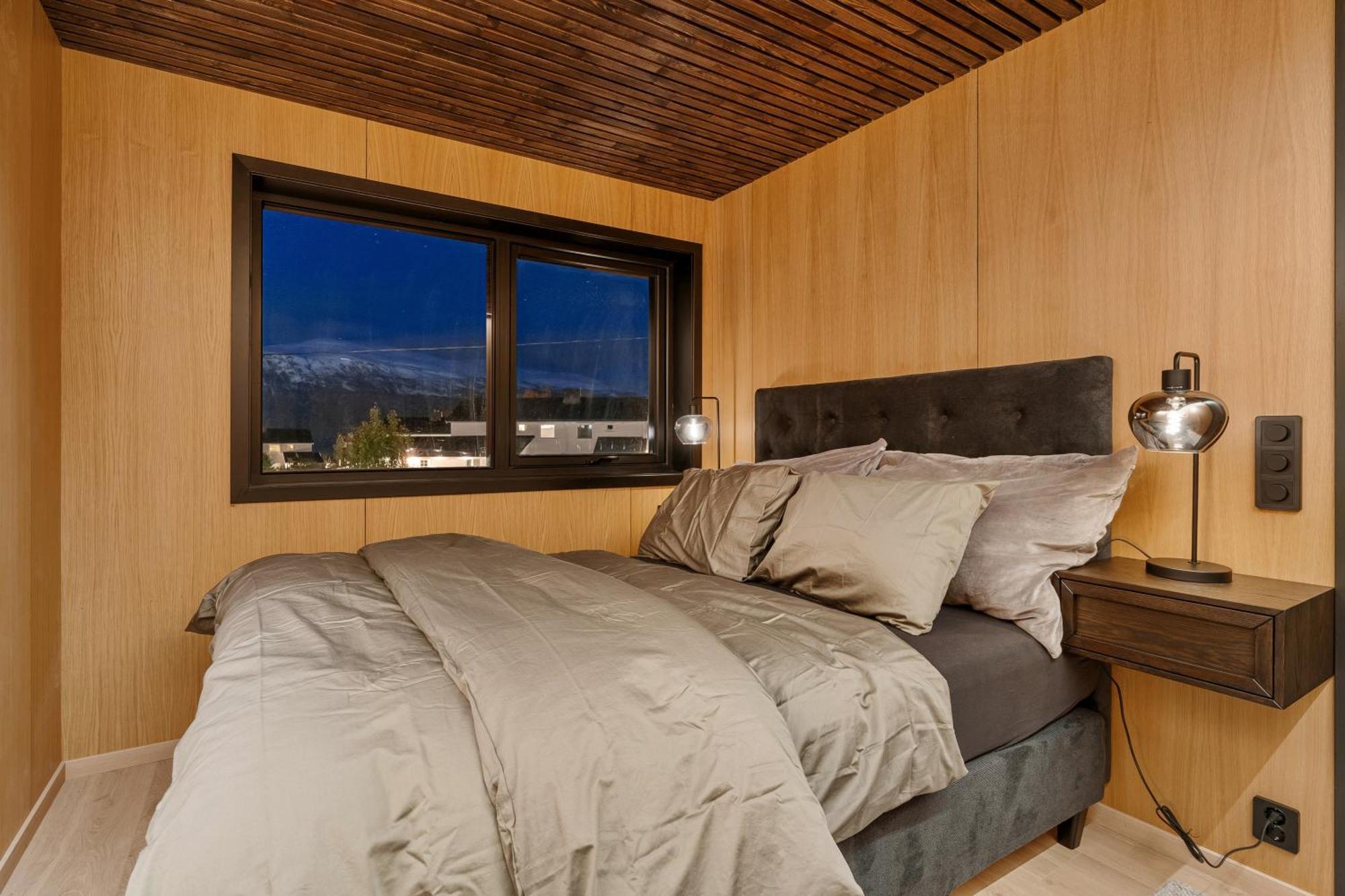 Arctic Seasons Panorama ! Experience Luxury & Incredible Views At The Of * Tromsø