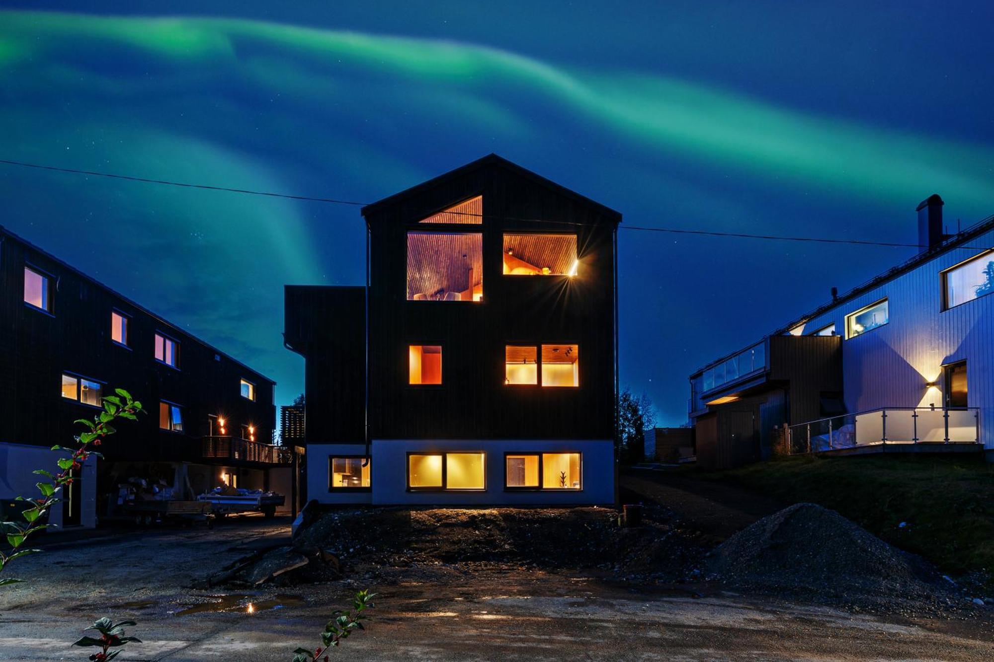 Arctic Seasons Panorama ! Experience Luxury & Incredible Views At The Of Villa